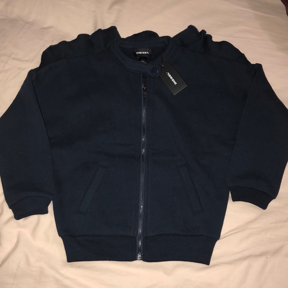 Sweatshirt